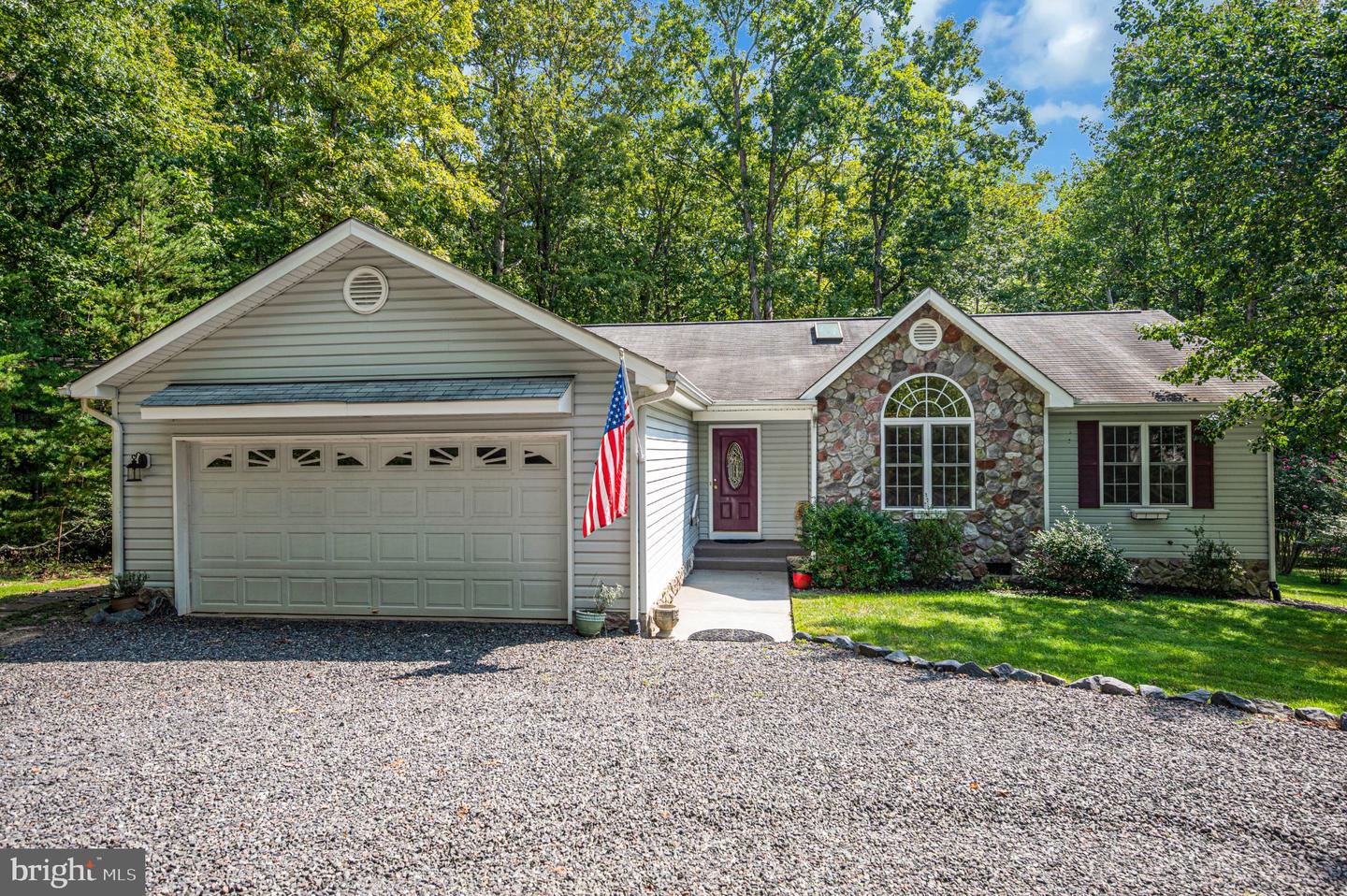 220 Creekside Dr Property Photo 1