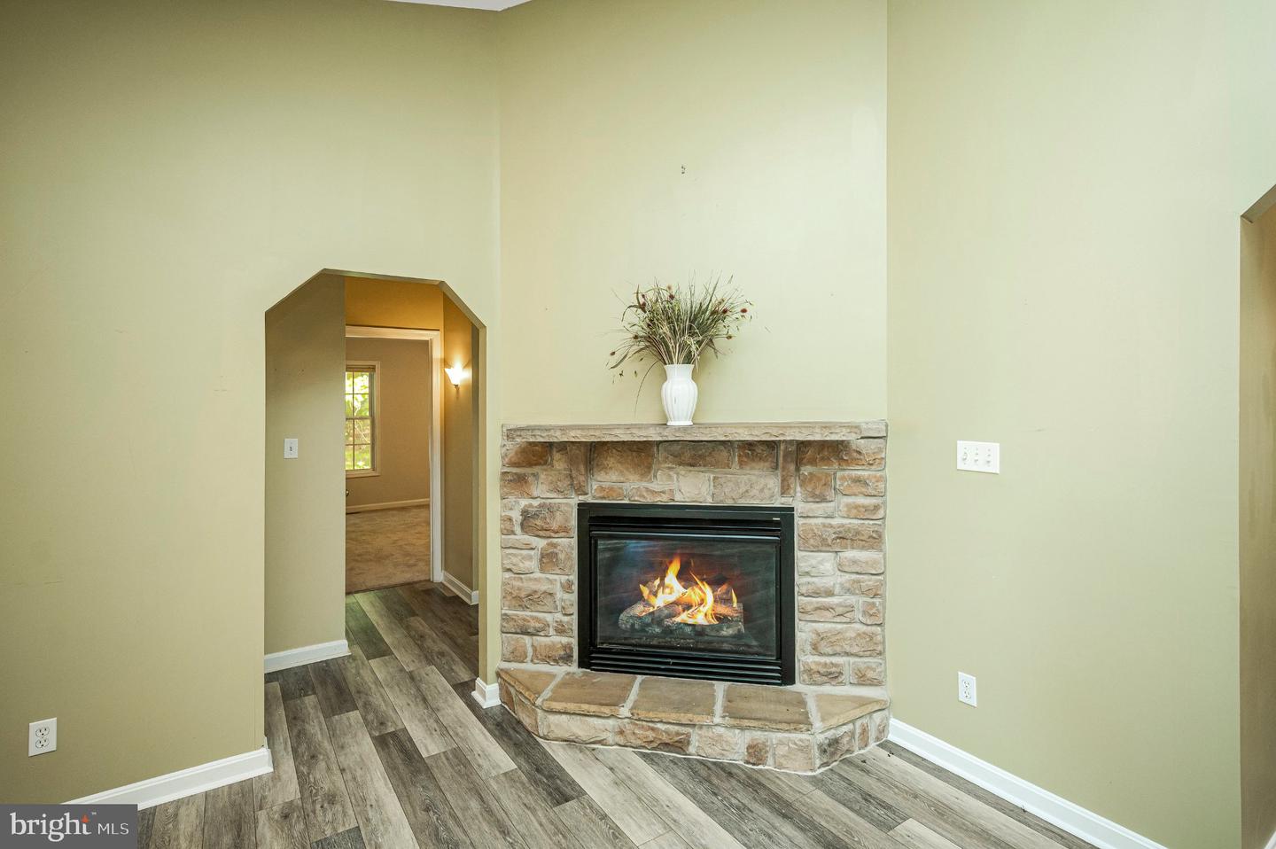 220 Creekside Dr Property Photo 8
