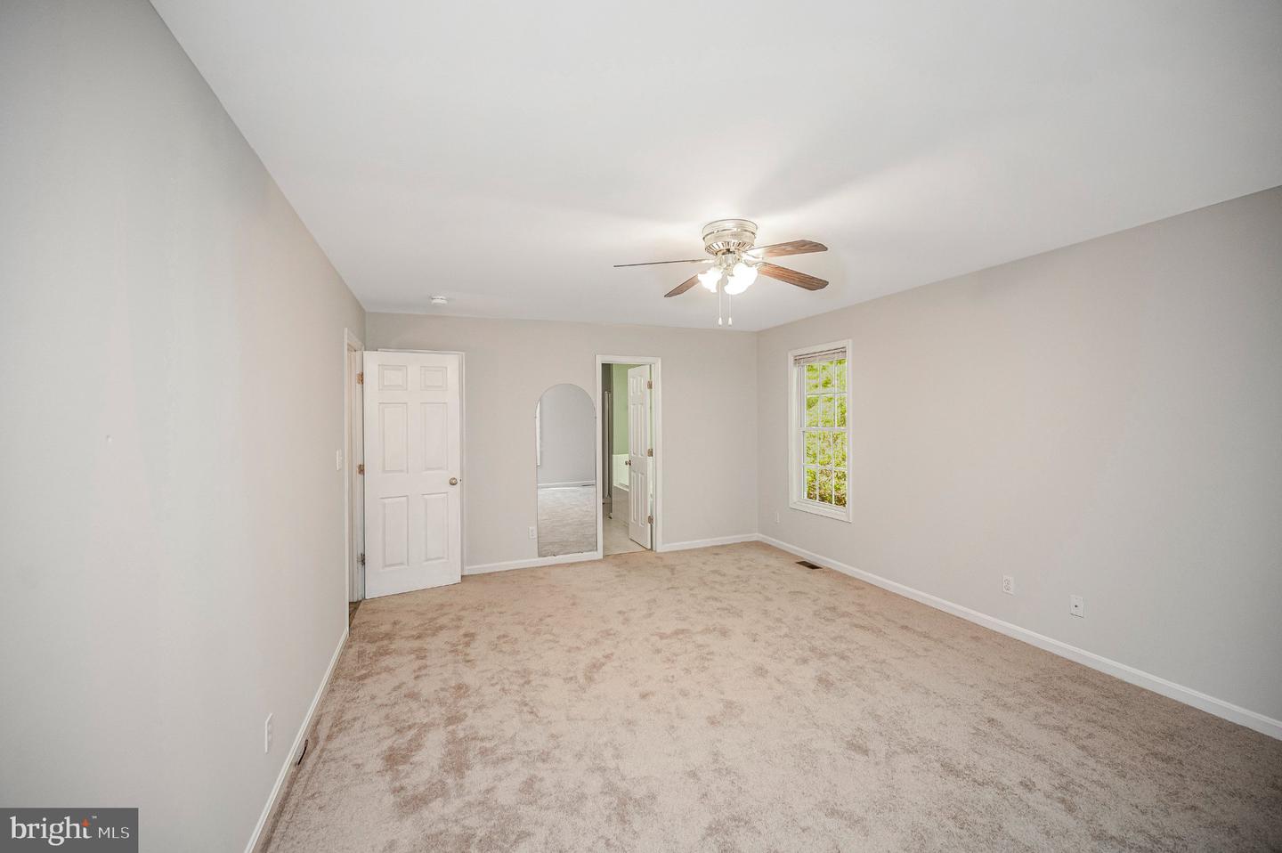 220 Creekside Dr Property Photo 28