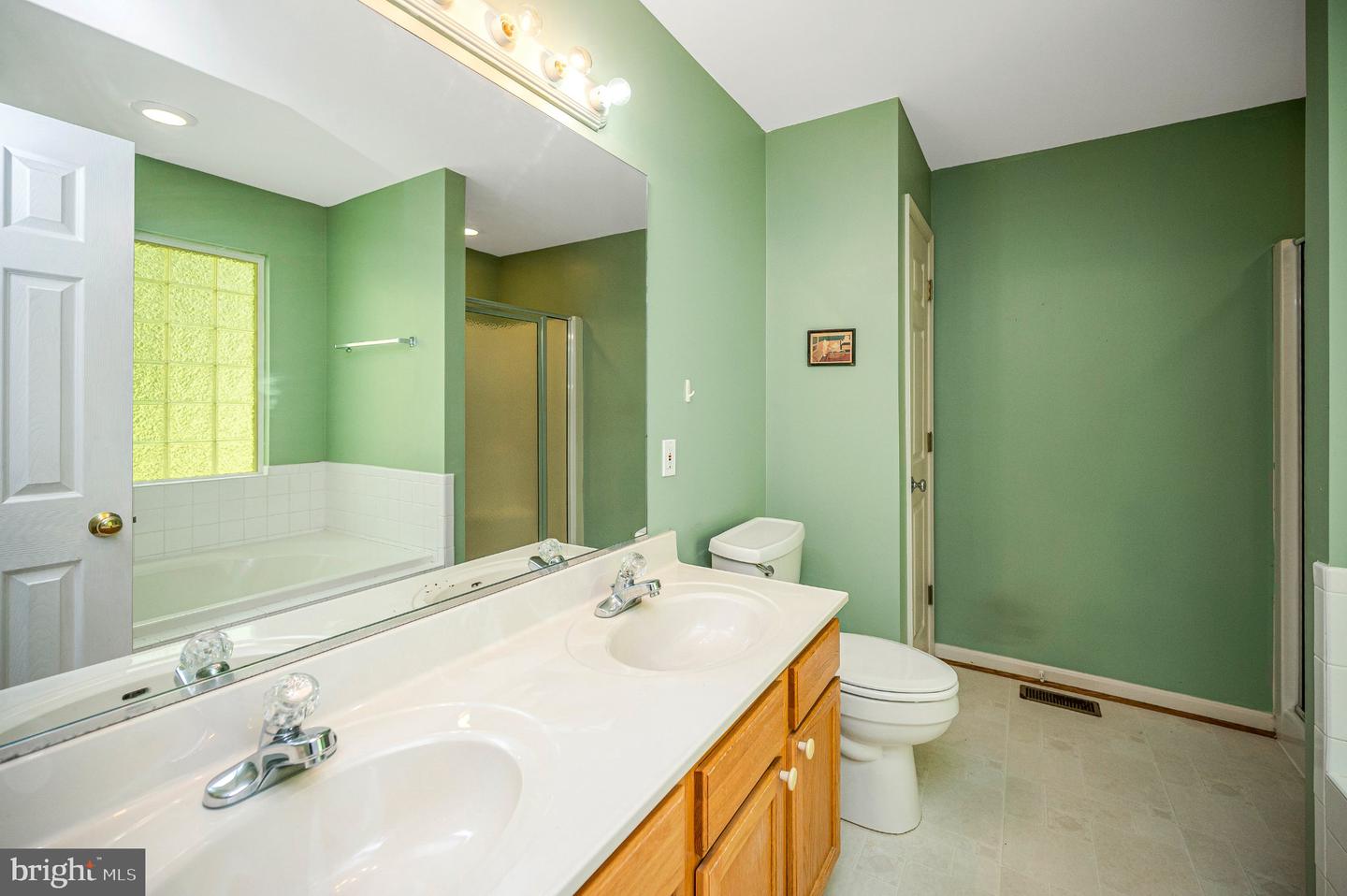 220 Creekside Dr Property Photo 31