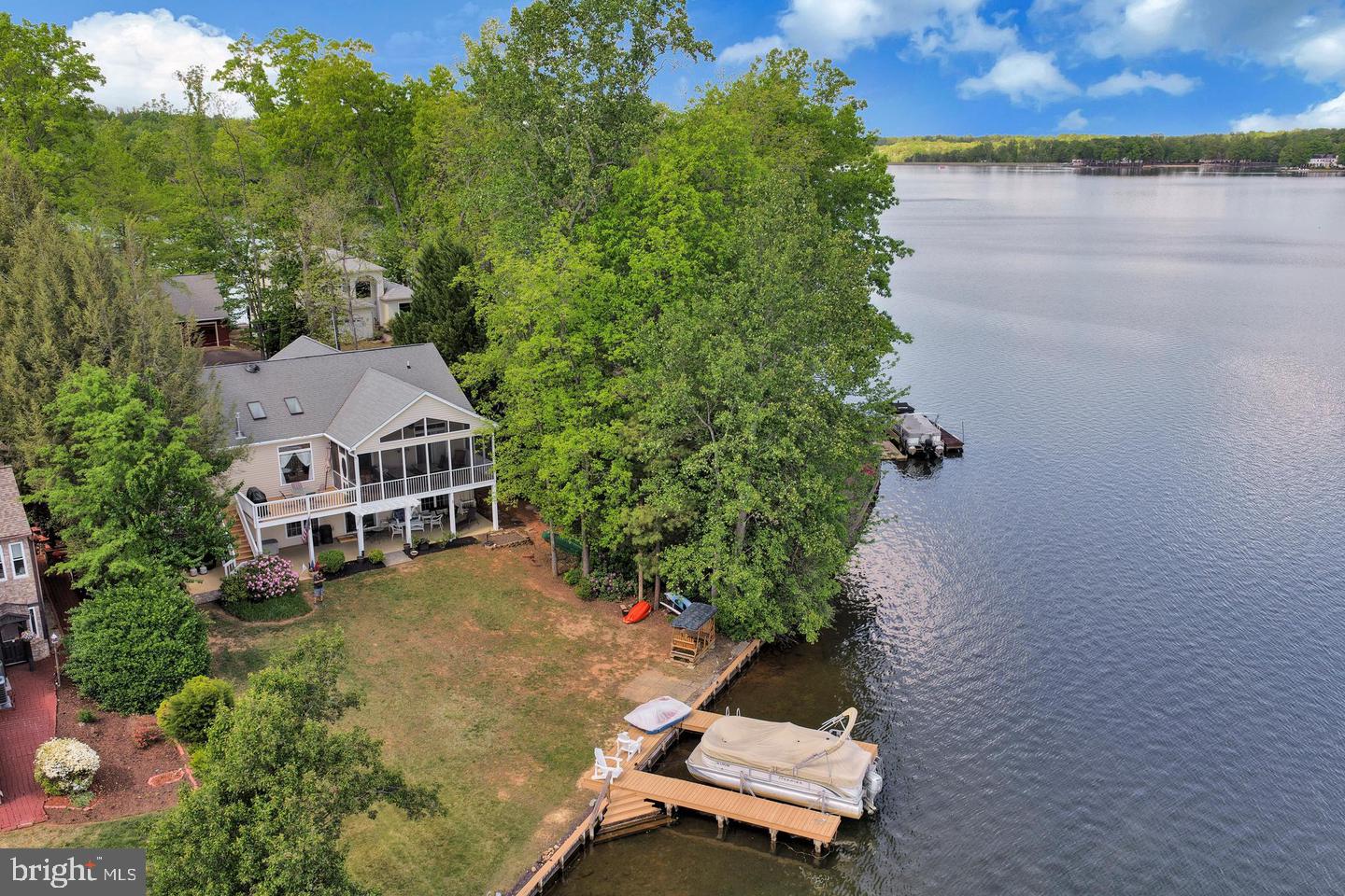 626 Cornwallis Ave Property Photo 1