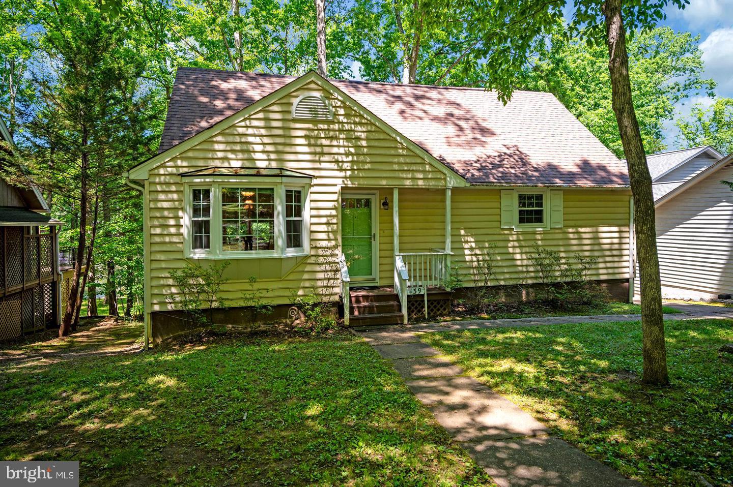 139 Larkspur Ln Property Photo 3