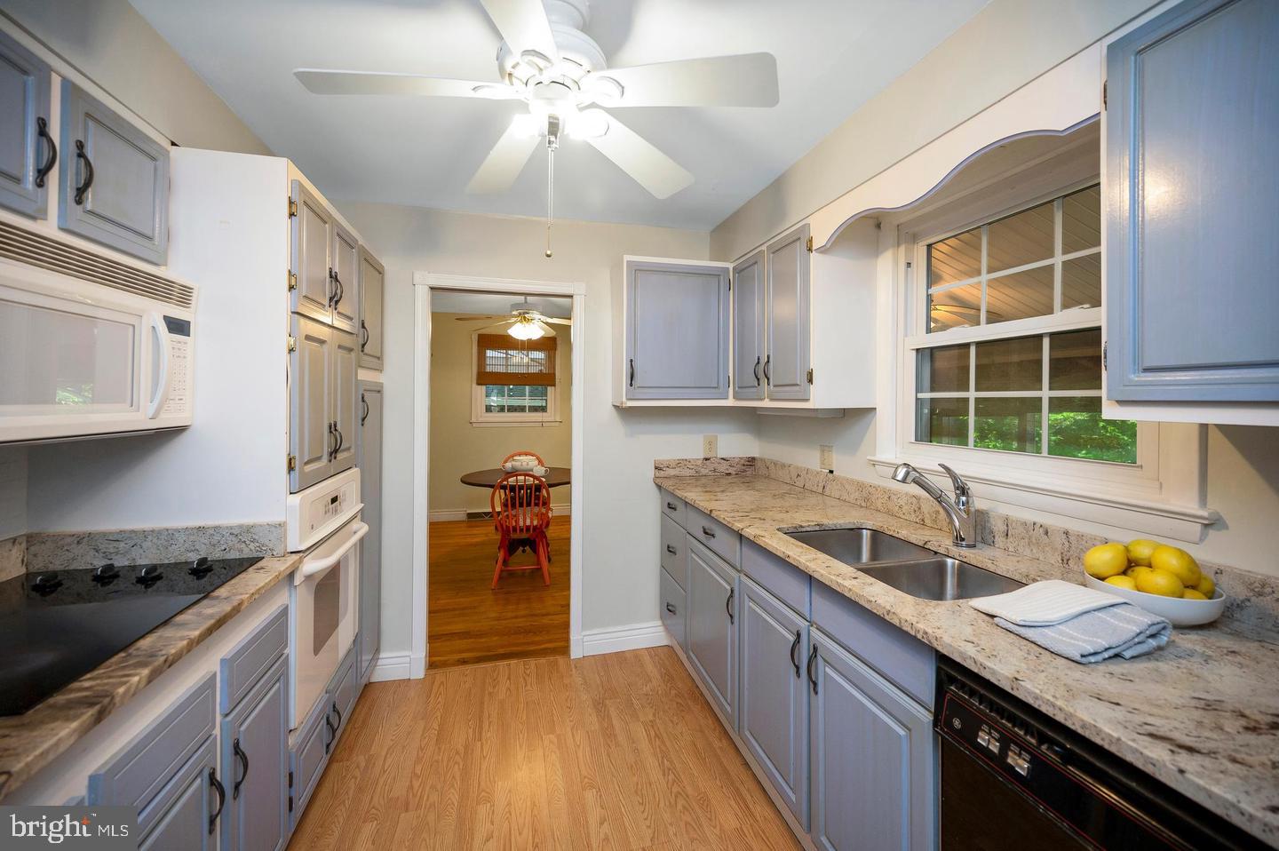139 Larkspur Ln Property Photo 12