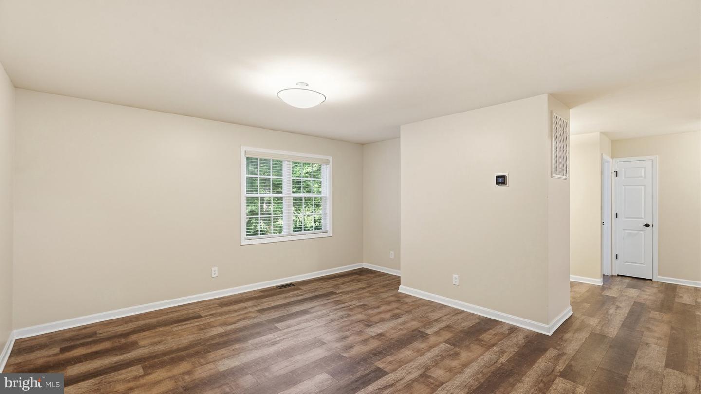 102 Elm Ct Property Photo 4