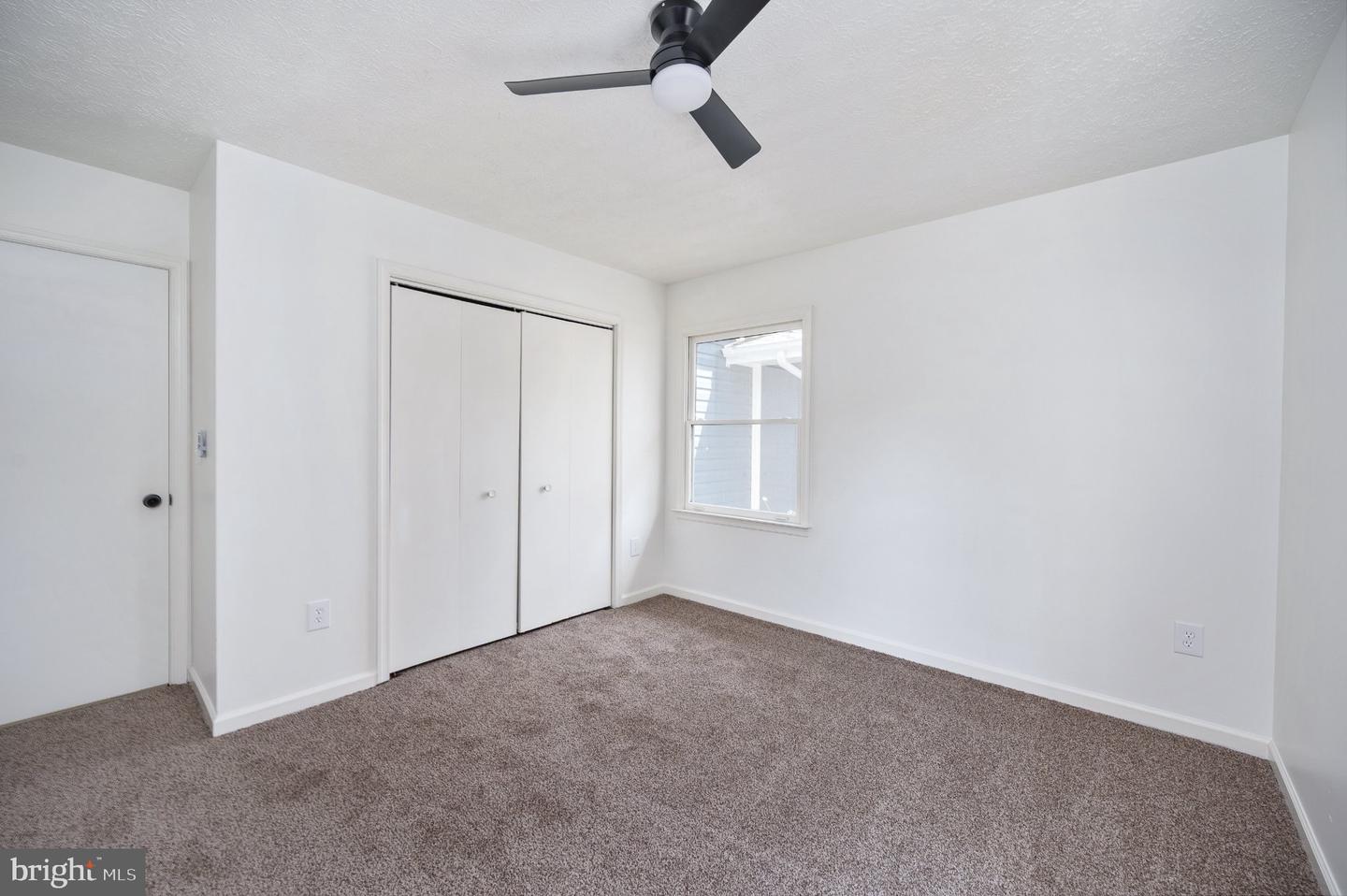 119 Larkspur Ln Property Photo 24