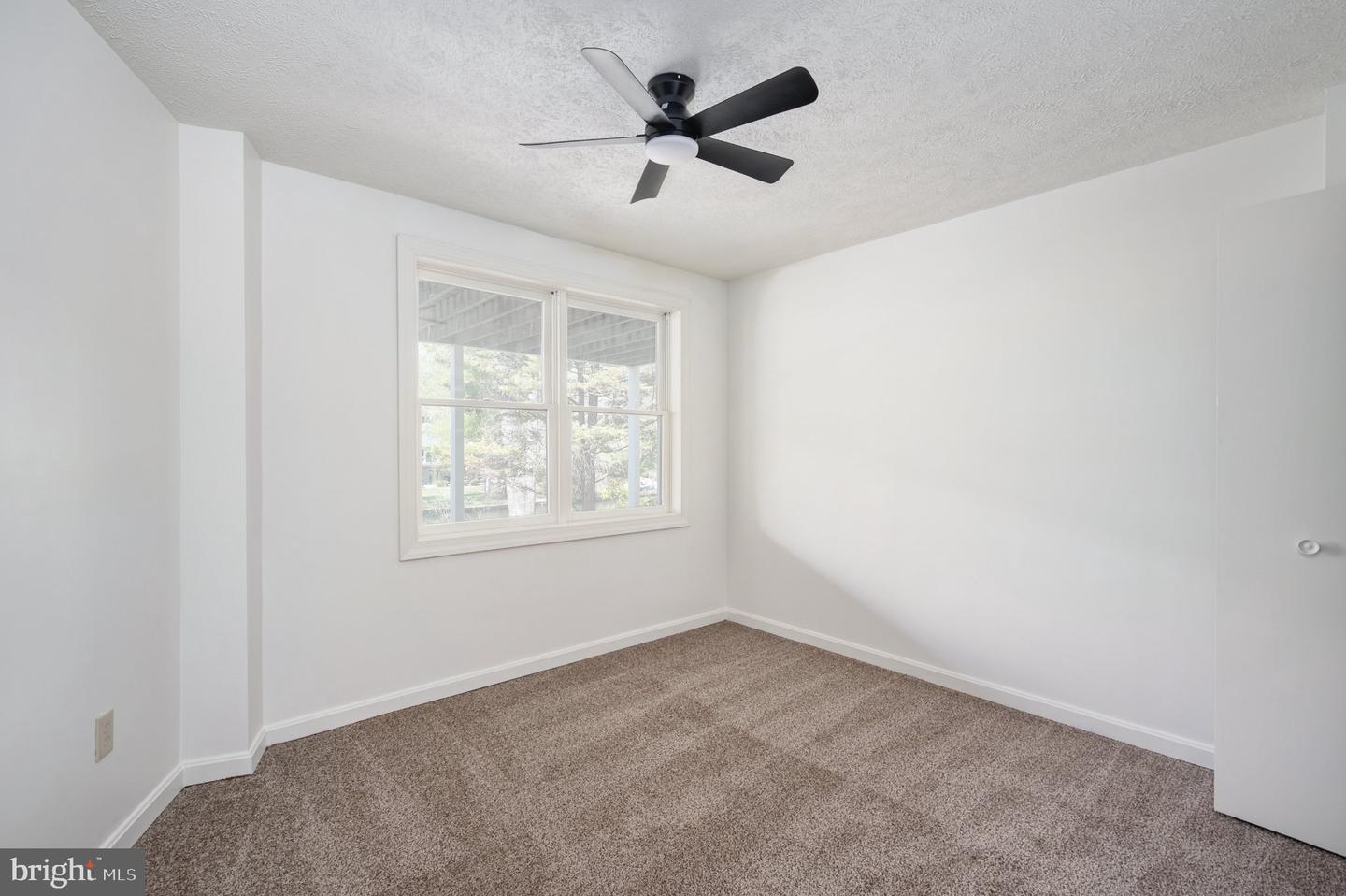 119 Larkspur Ln Property Photo 30