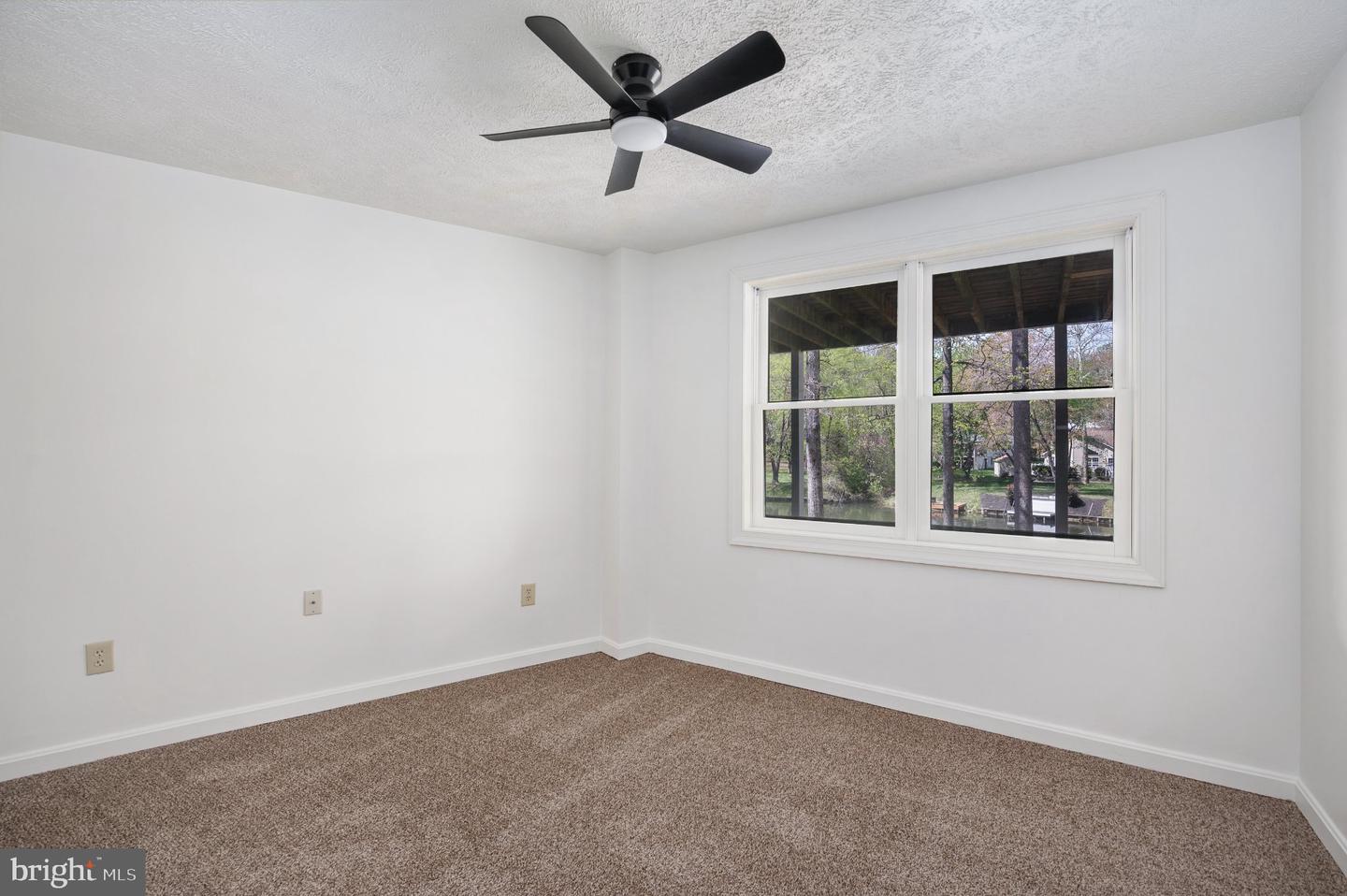 119 Larkspur Ln Property Photo 31