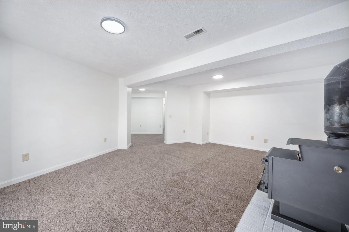 119 Larkspur Ln Property Photo 37