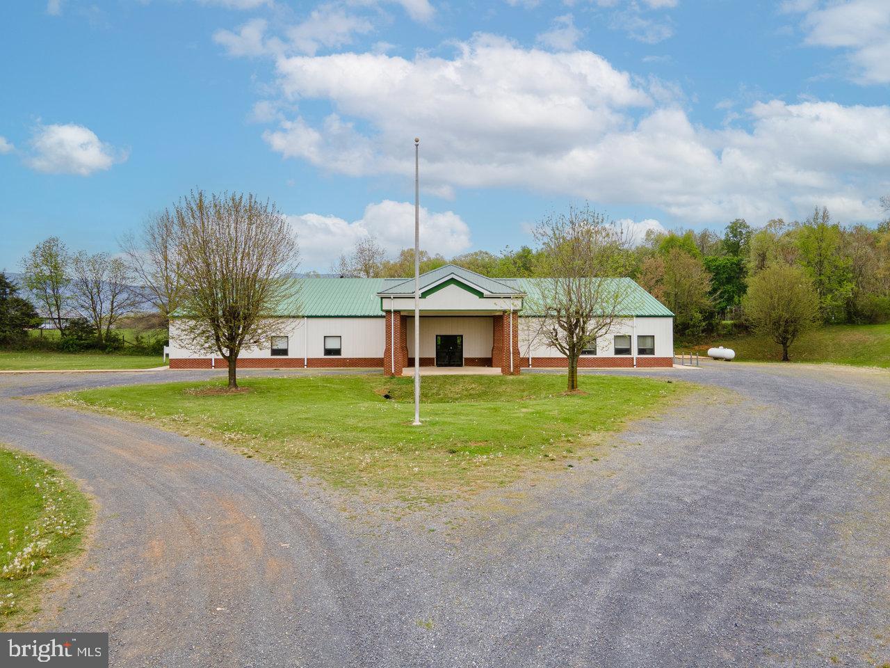 1265 Goodrich Rd Property Photo 3