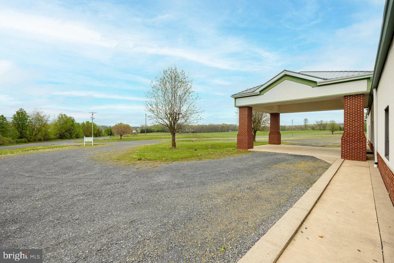 1265 Goodrich Rd Property Photo 6