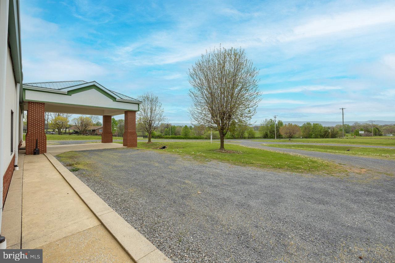 1265 Goodrich Rd Property Photo 8