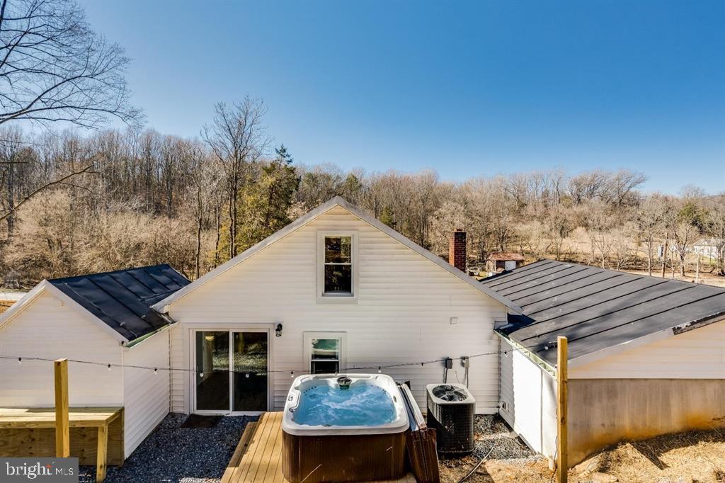 393 Crooked Run Rd Property Photo