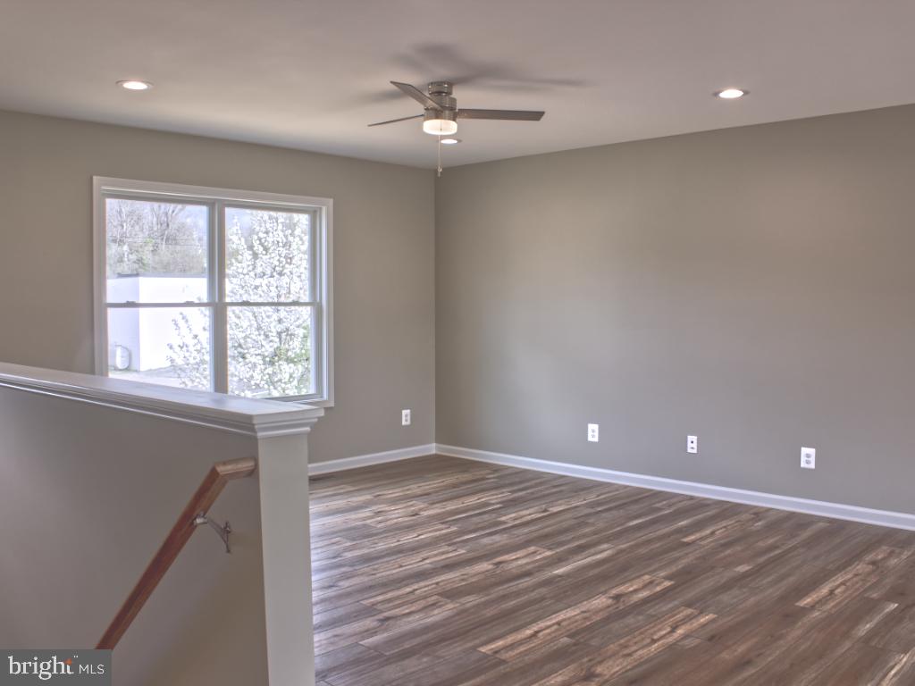 125 High Knoll Terr Property Photo 7