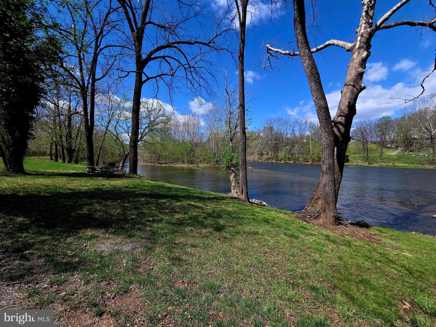 142 Ingham Ln Property Photo 16