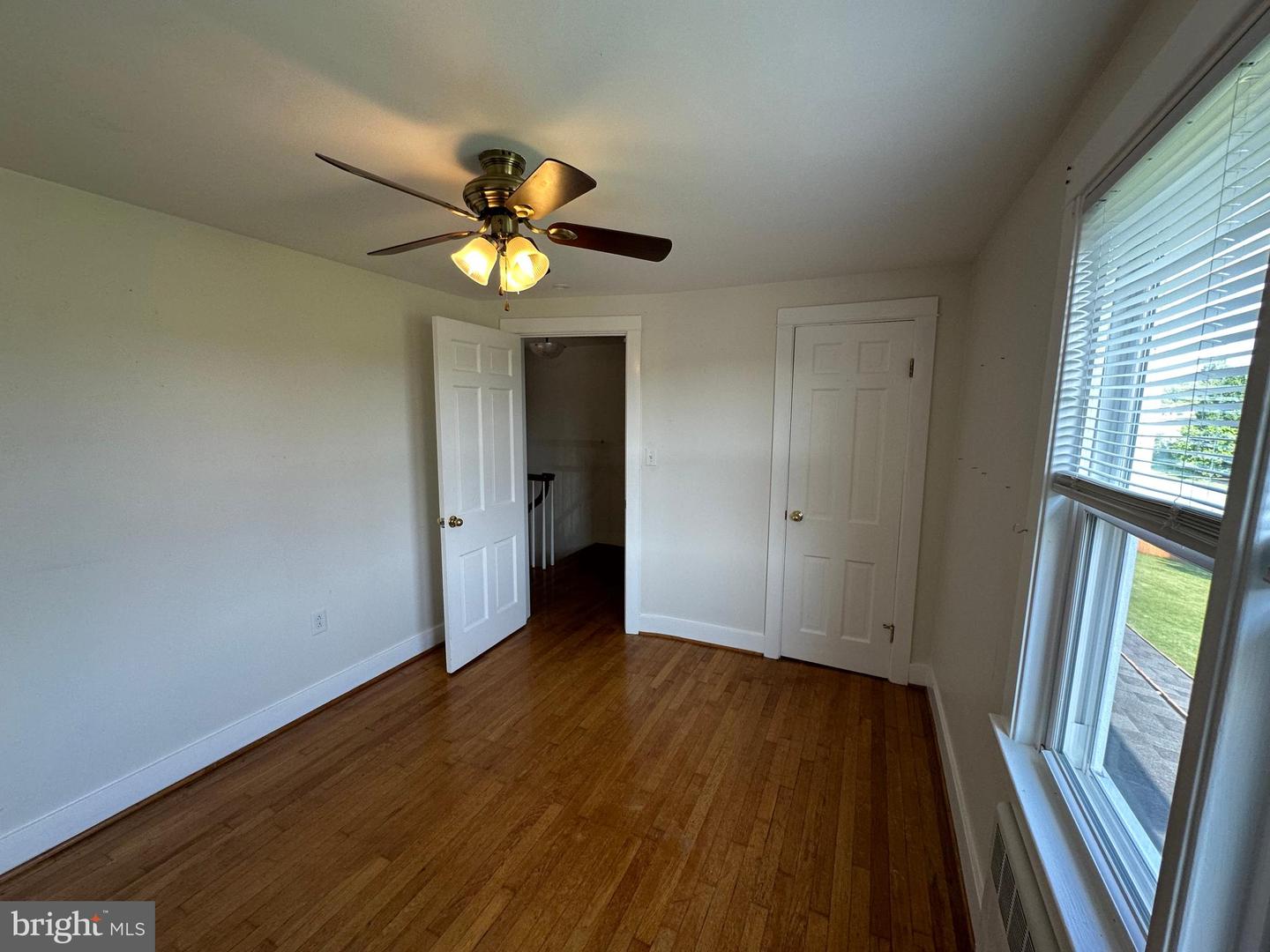 2 Terrace Ln Property Photo 32
