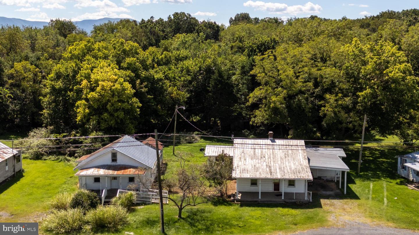 1819 Us Highway 211 W Property Photo 1