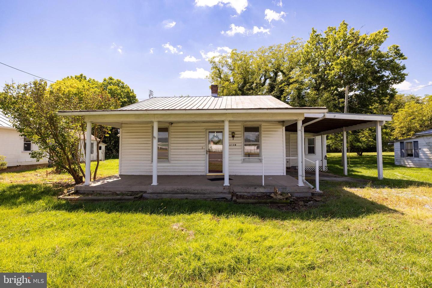 1819 Us Highway 211 W Property Photo 3