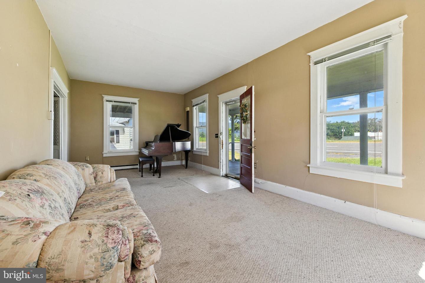 1819 Us Highway 211 W Property Photo 8
