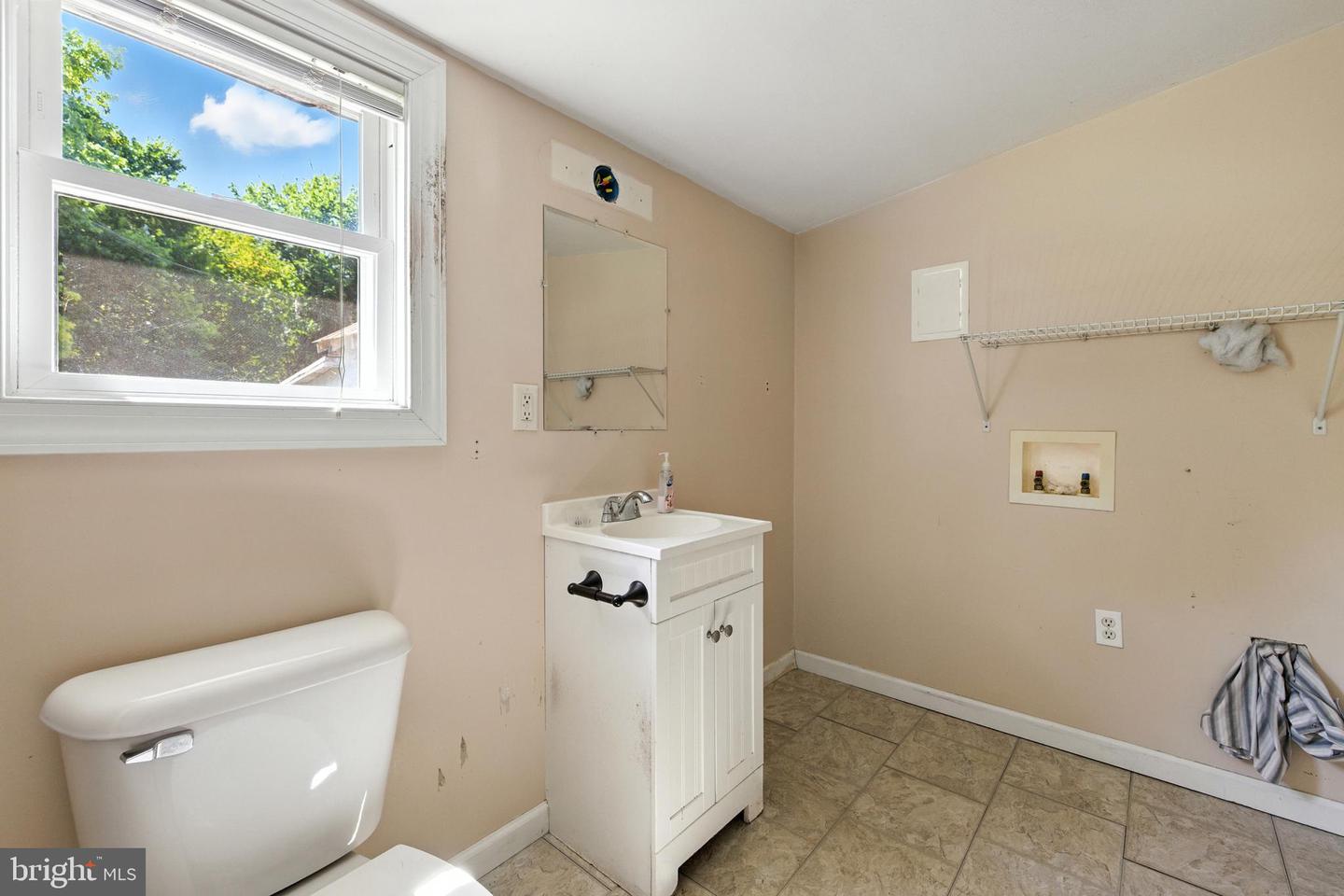 1819 Us Highway 211 W Property Photo 49