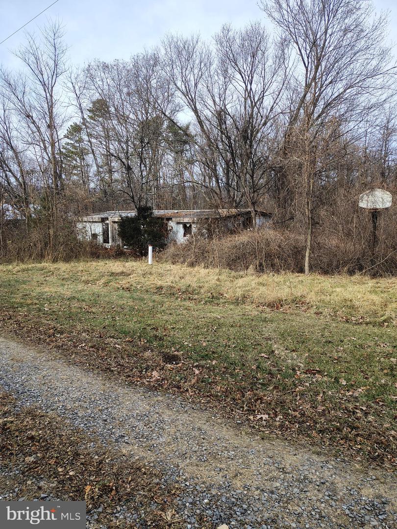 381 Redwood Dr Property Photo 2