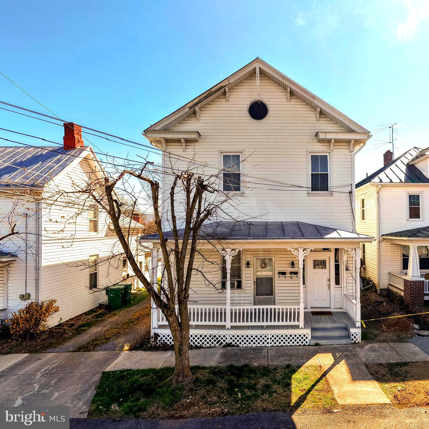 10 N DEFORD AVE Property Photo 1