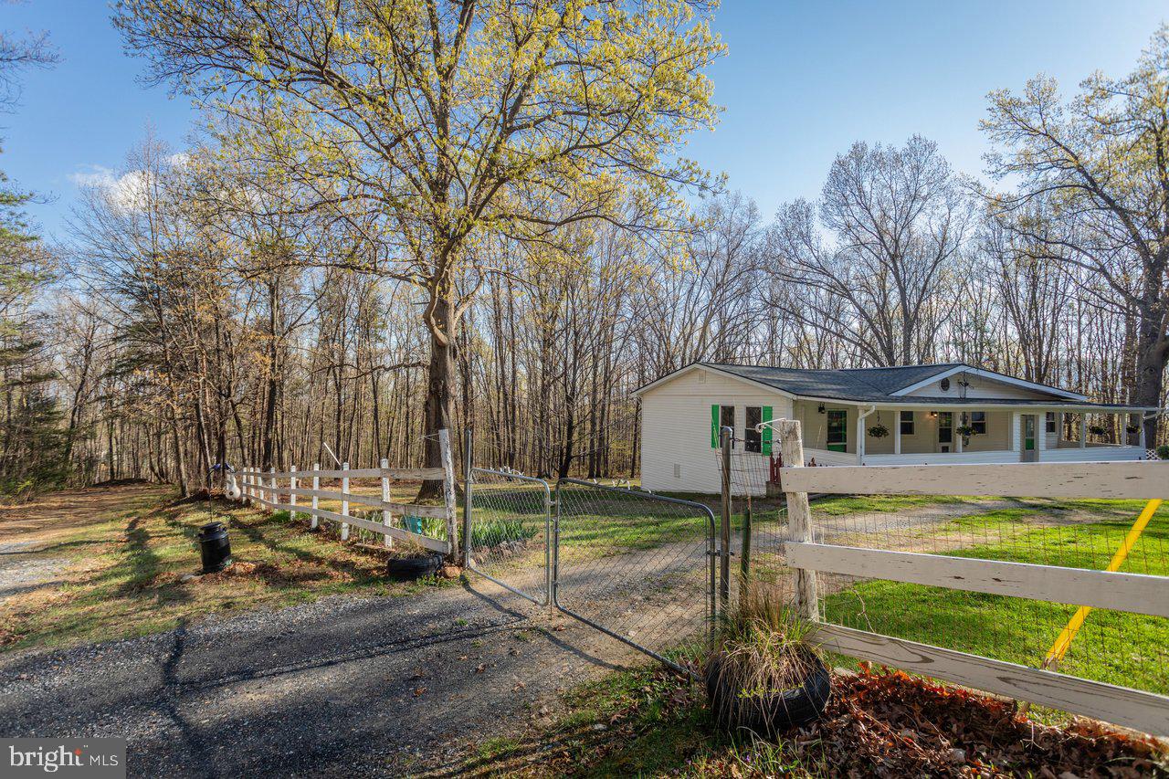 160 Gale Ln Property Photo 45