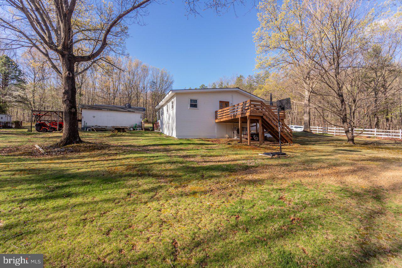 160 Gale Ln Property Photo 49