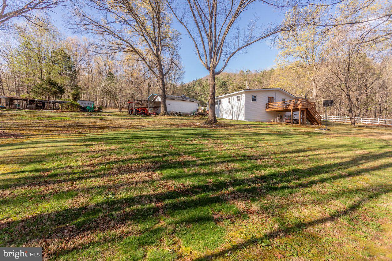 160 Gale Ln Property Photo 52