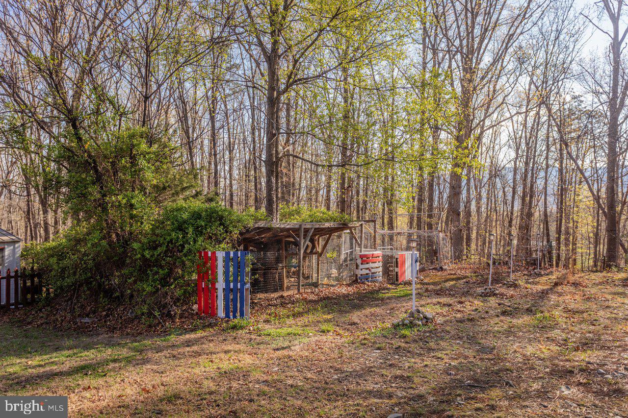 160 Gale Ln Property Photo 57