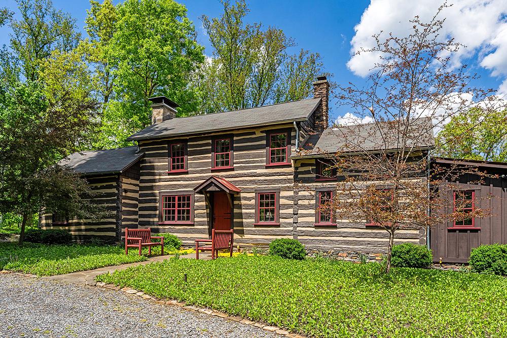 4439 OLD FORGE RD