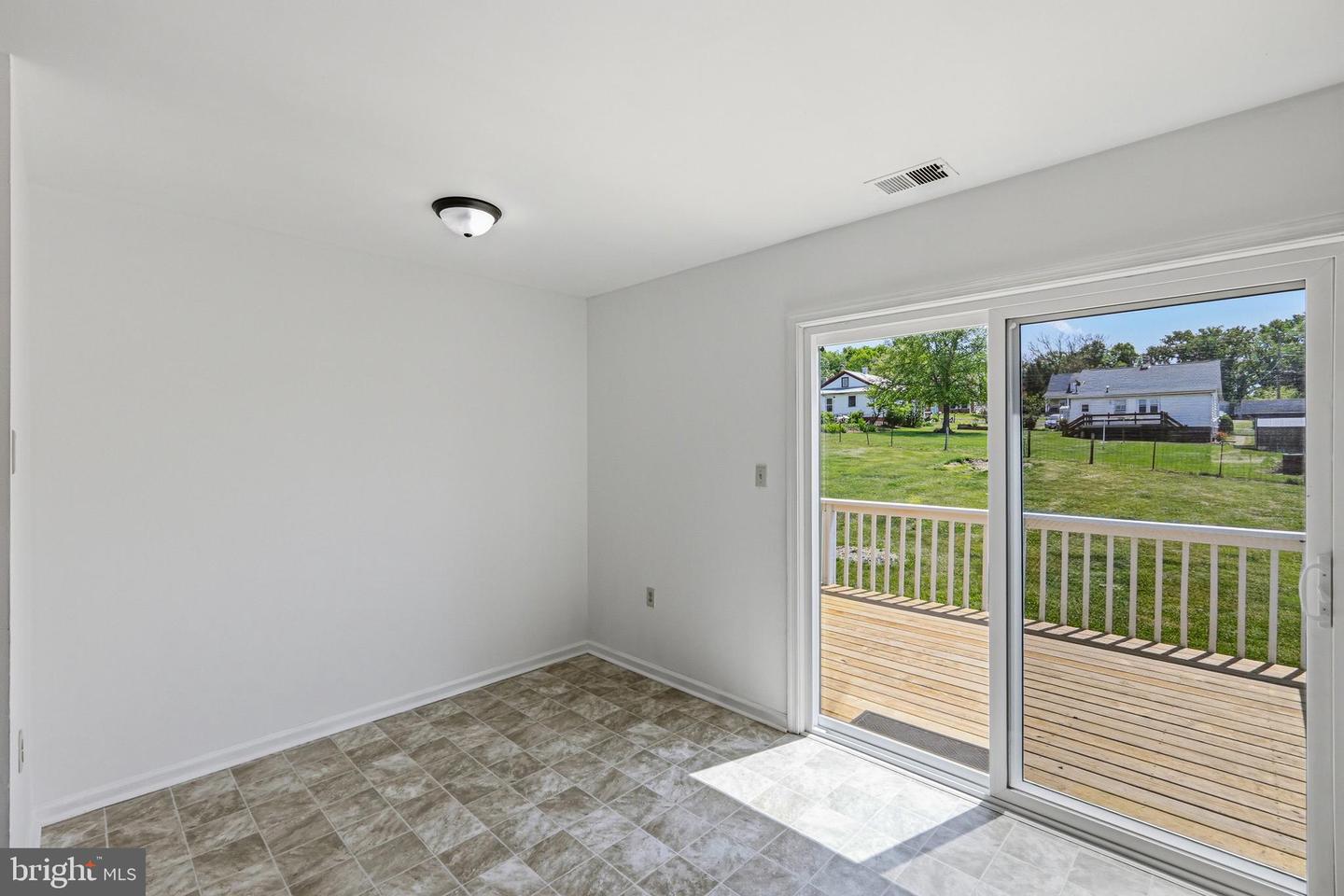 312 Quincy Ave Property Photo 8