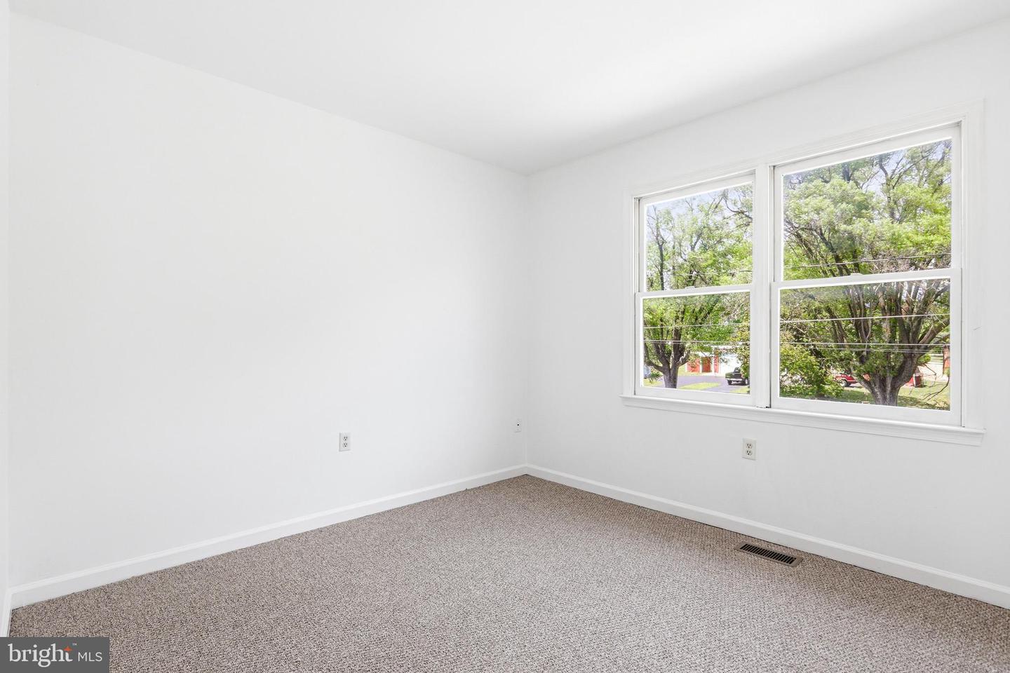 312 Quincy Ave Property Photo 23