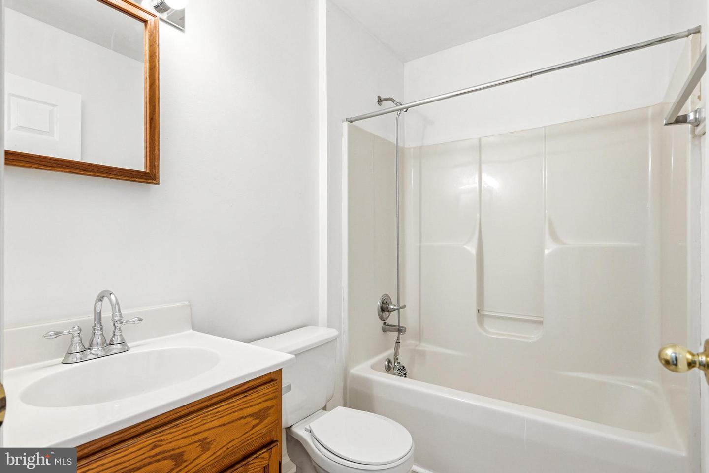 312 Quincy Ave Property Photo 24