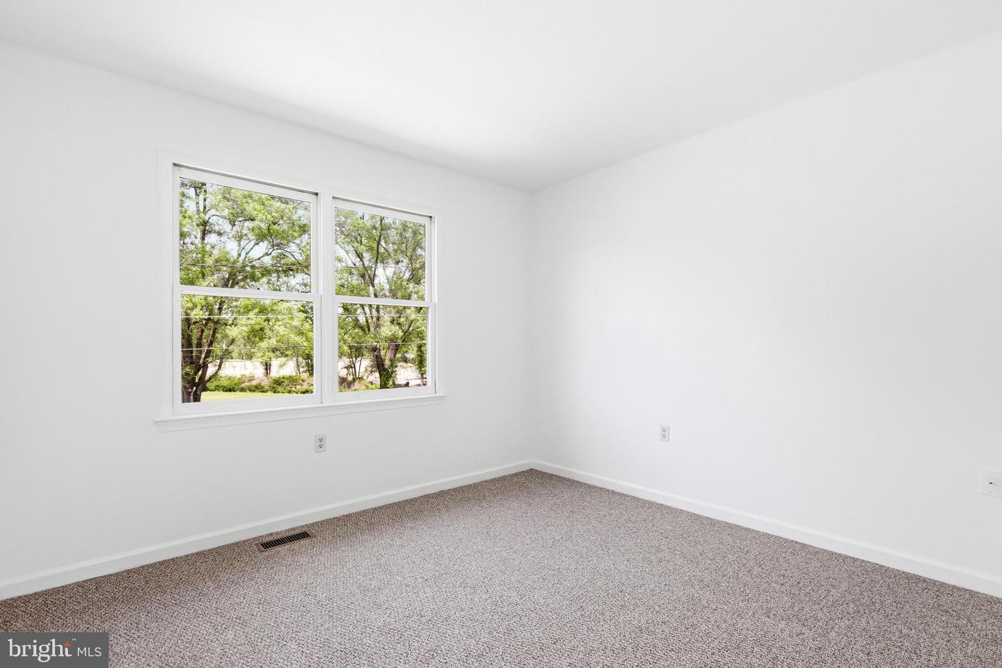 312 Quincy Ave Property Photo 43