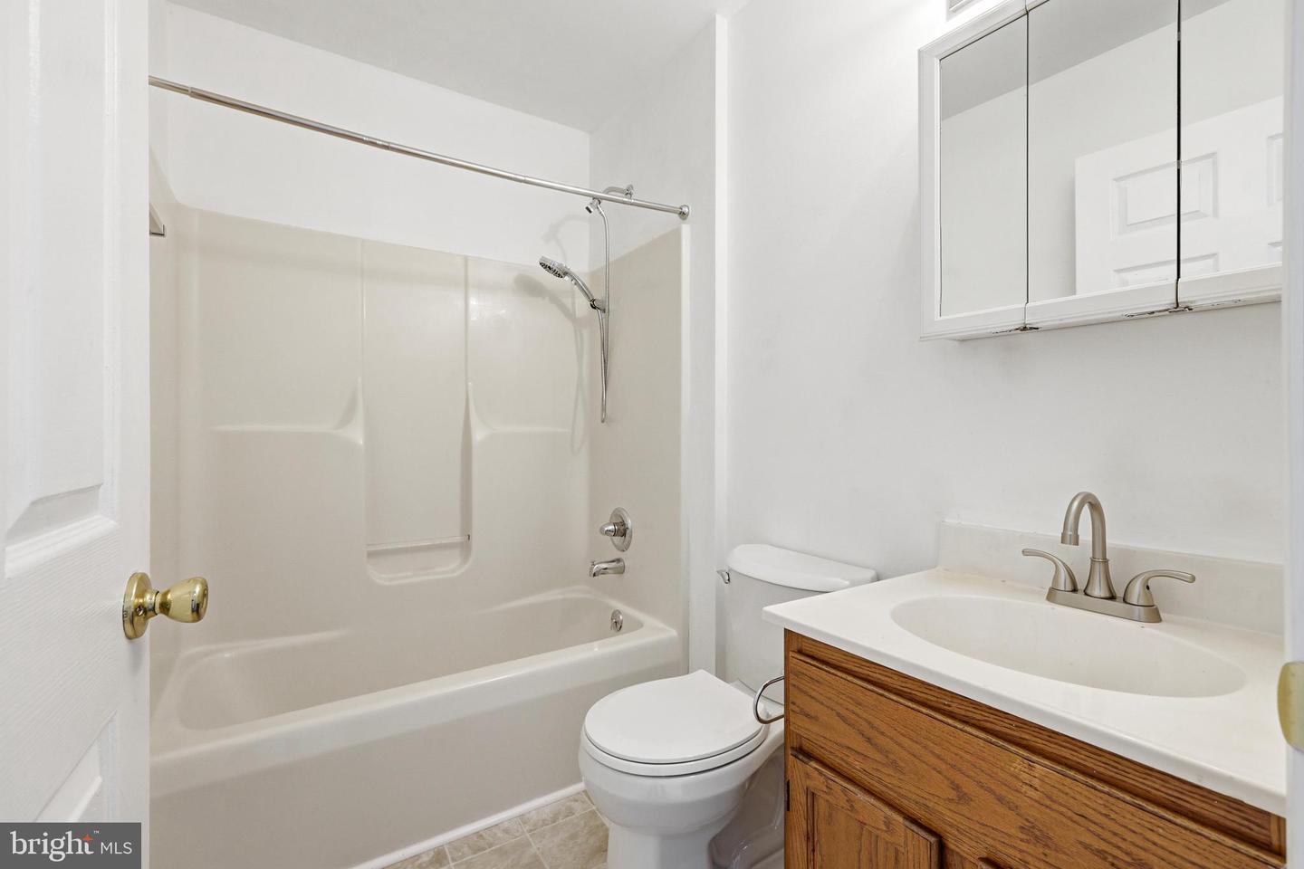 312 Quincy Ave Property Photo 44