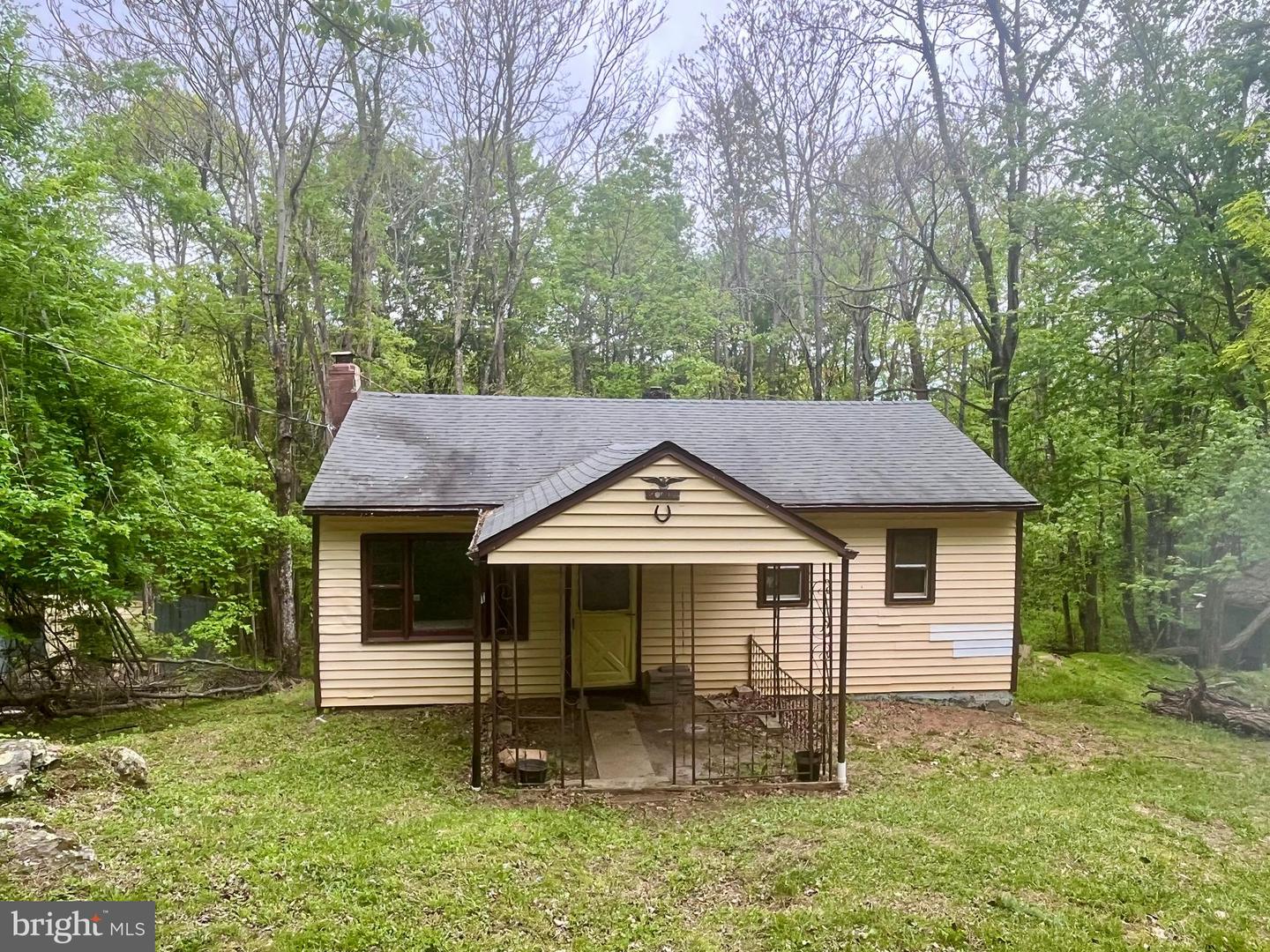 536 Circle Dr Property Photo 2