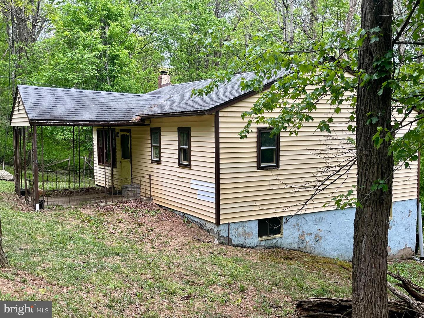 536 Circle Dr Property Photo 4