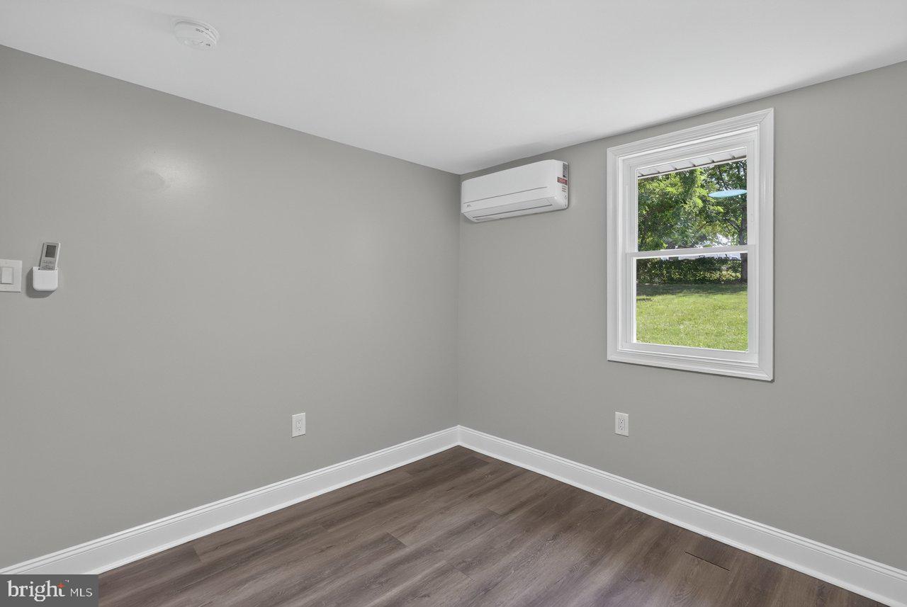 577 Pond Ave Property Photo 32