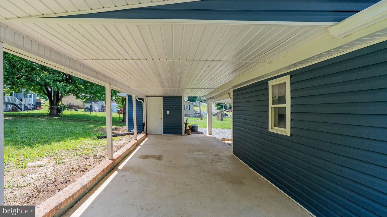 577 Pond Ave Property Photo 43