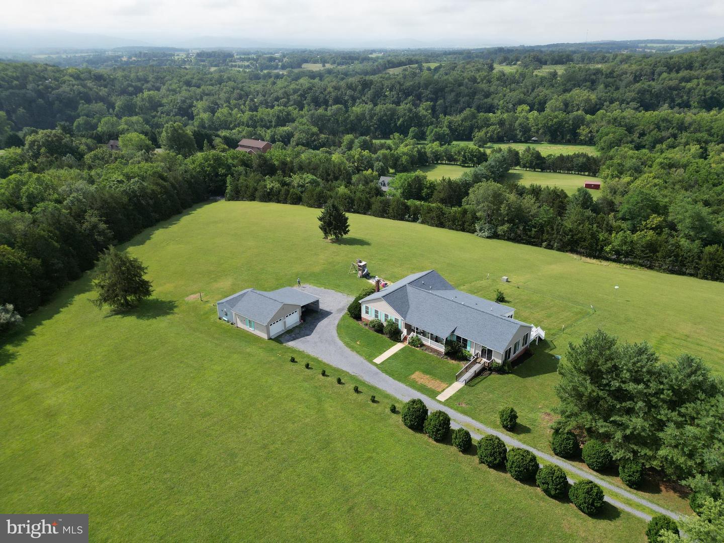 217 SILVER BELL LN