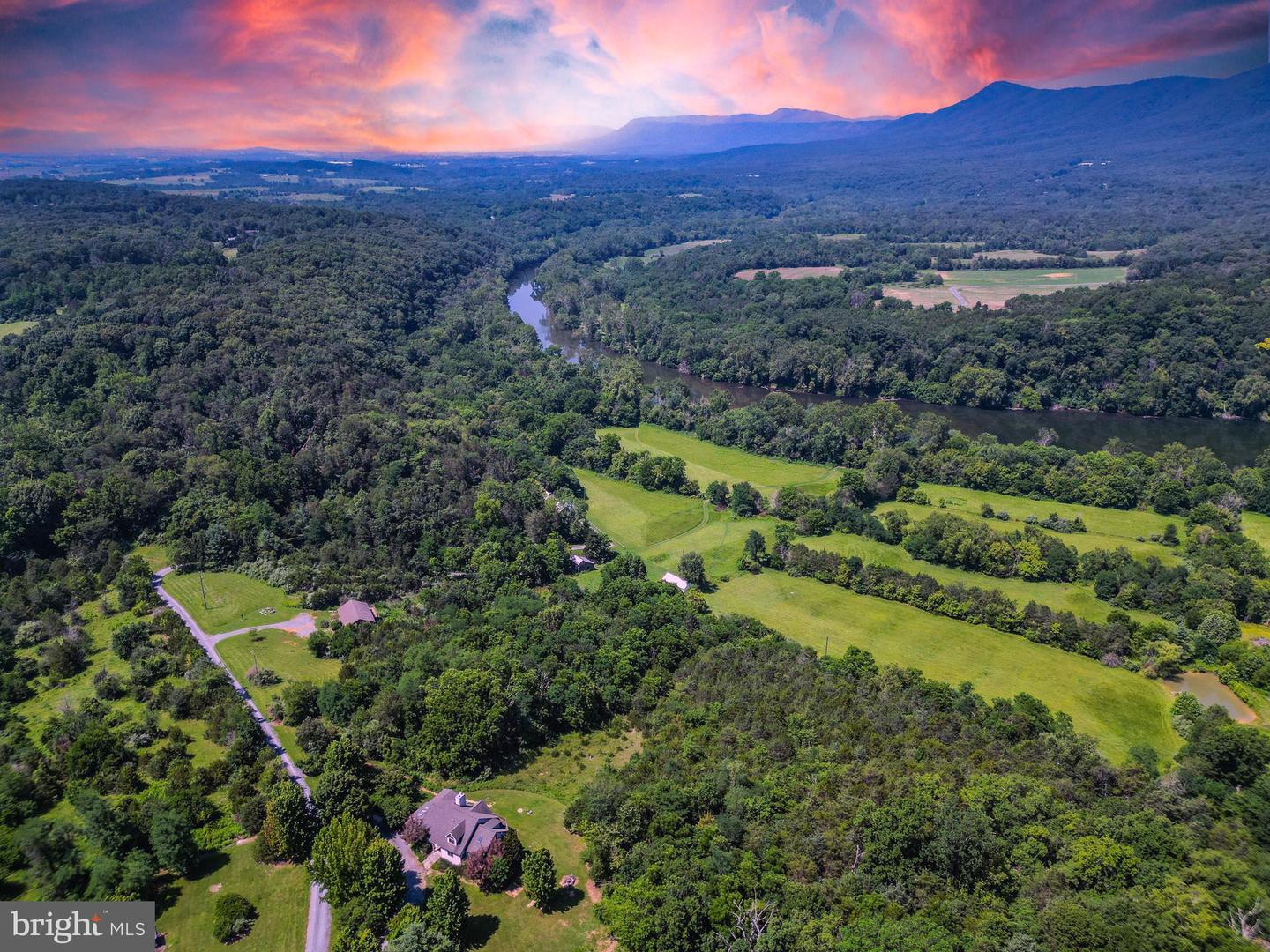 522 STAR VIEW LN