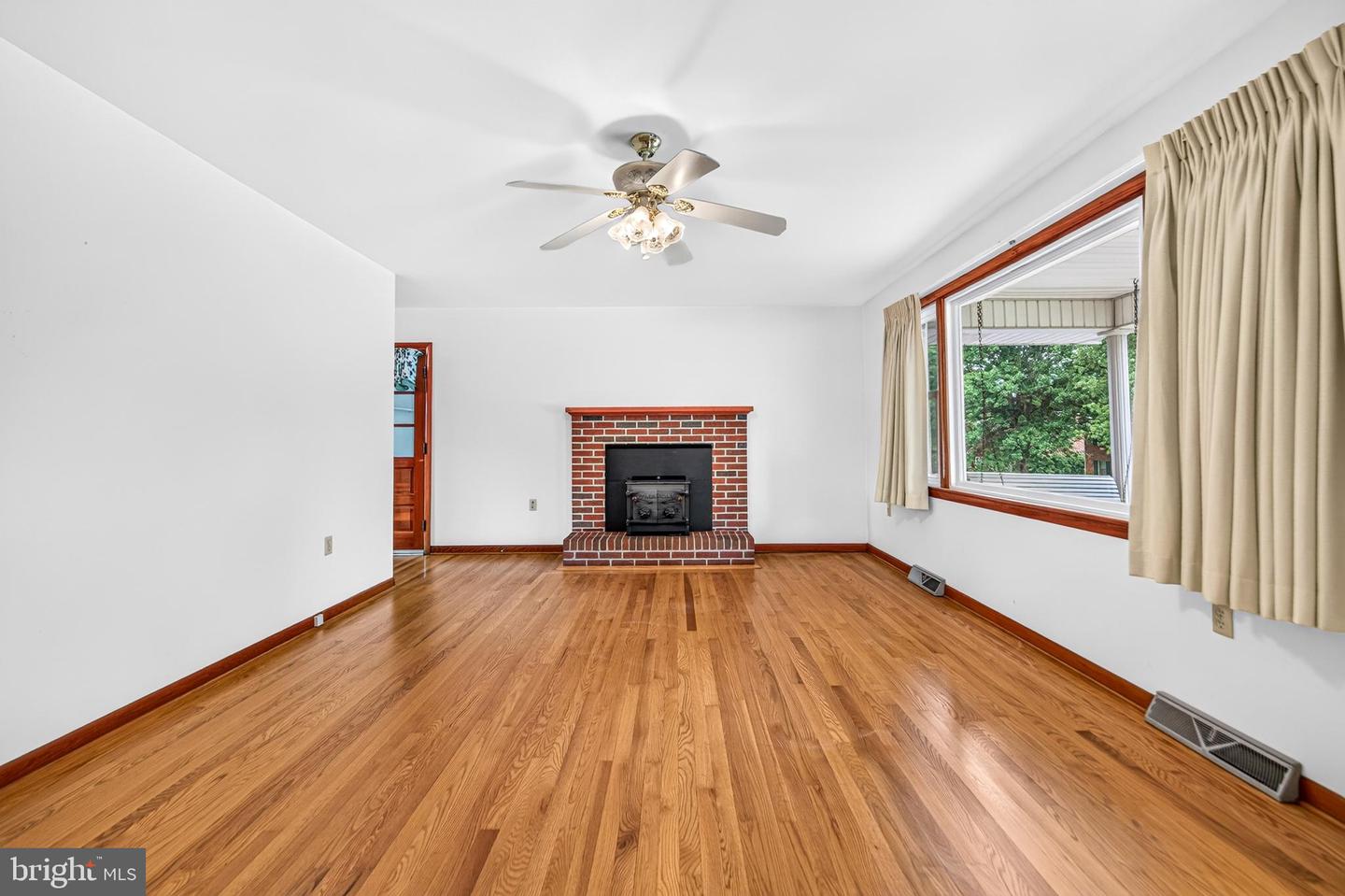 201 First St Property Photo 4
