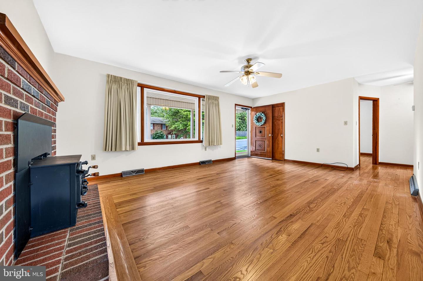 201 First St Property Photo 5