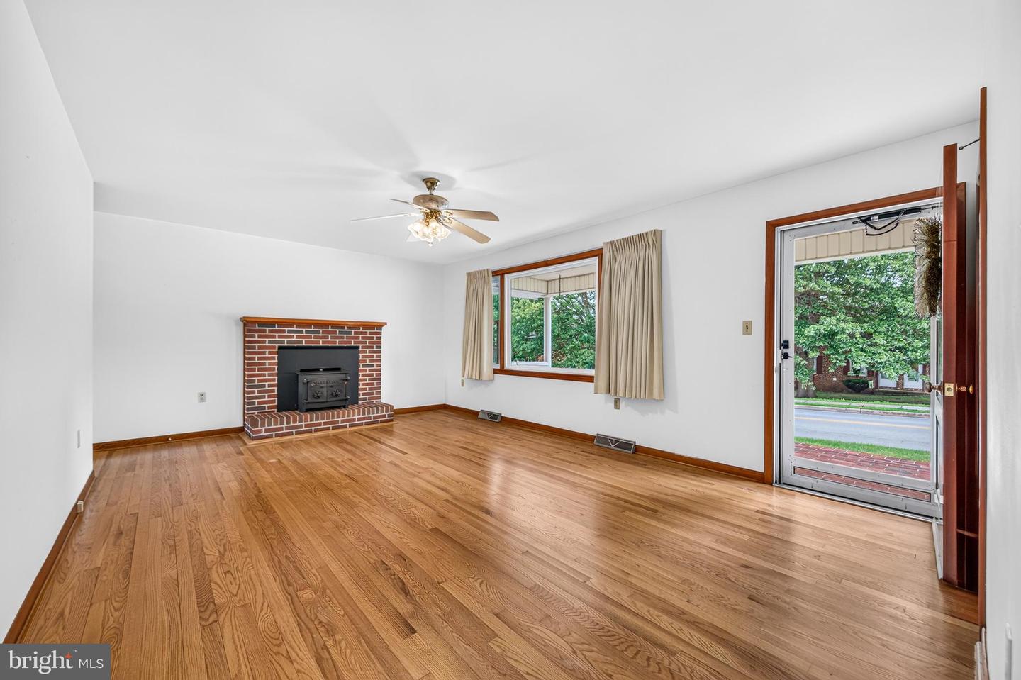 201 First St Property Photo 6