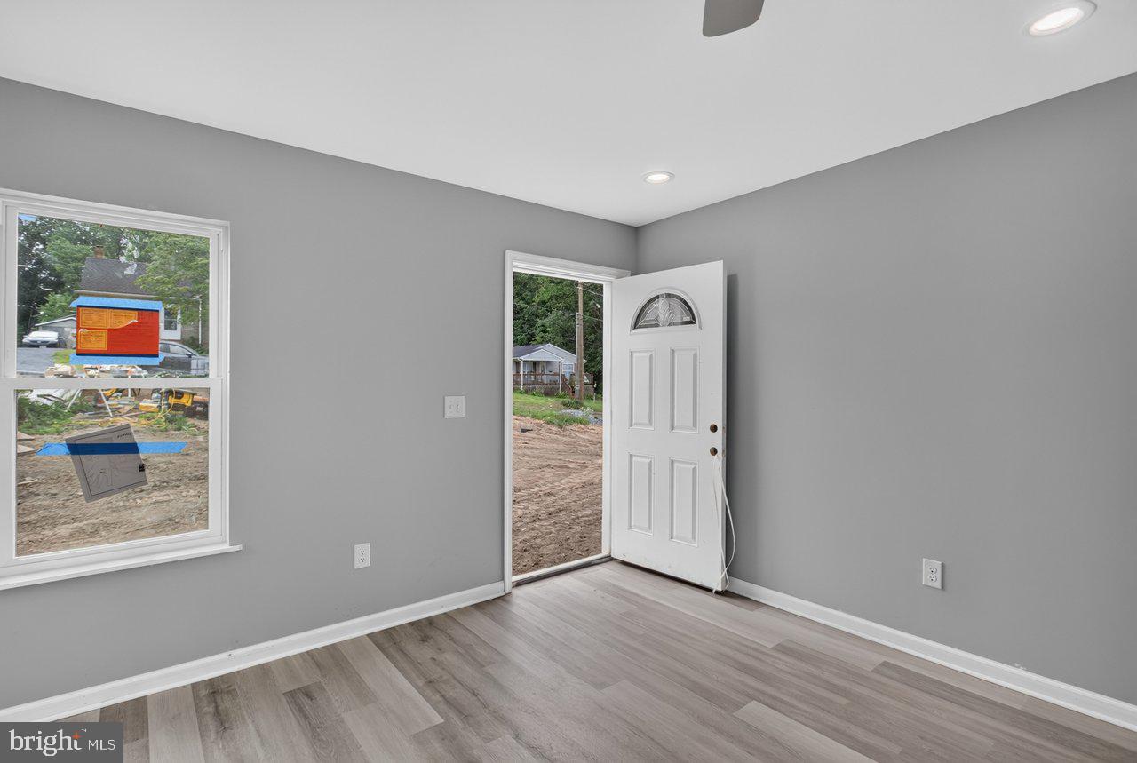391 Trenton Ave. Property Photo 3