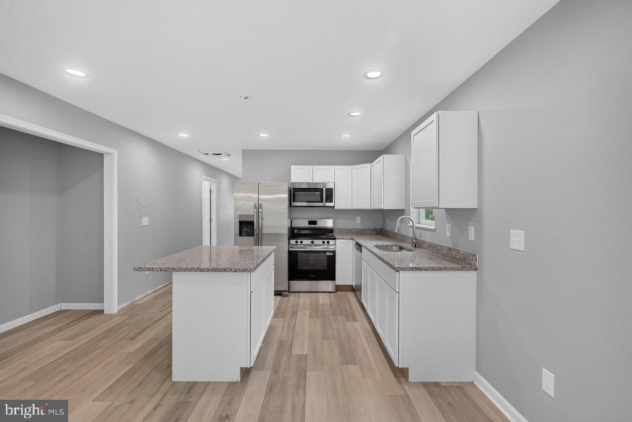391 Trenton Ave. Property Photo 8