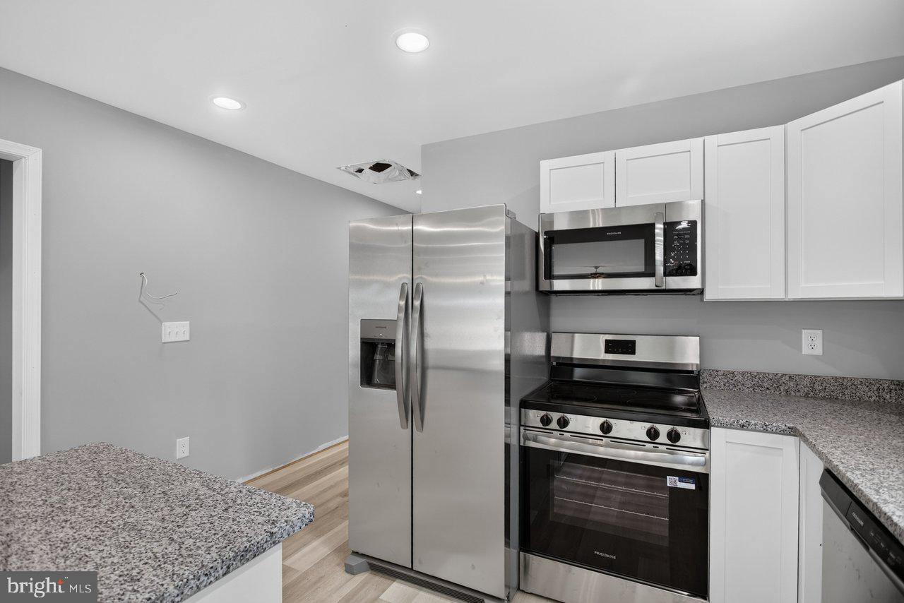 391 Trenton Ave. Property Photo 9