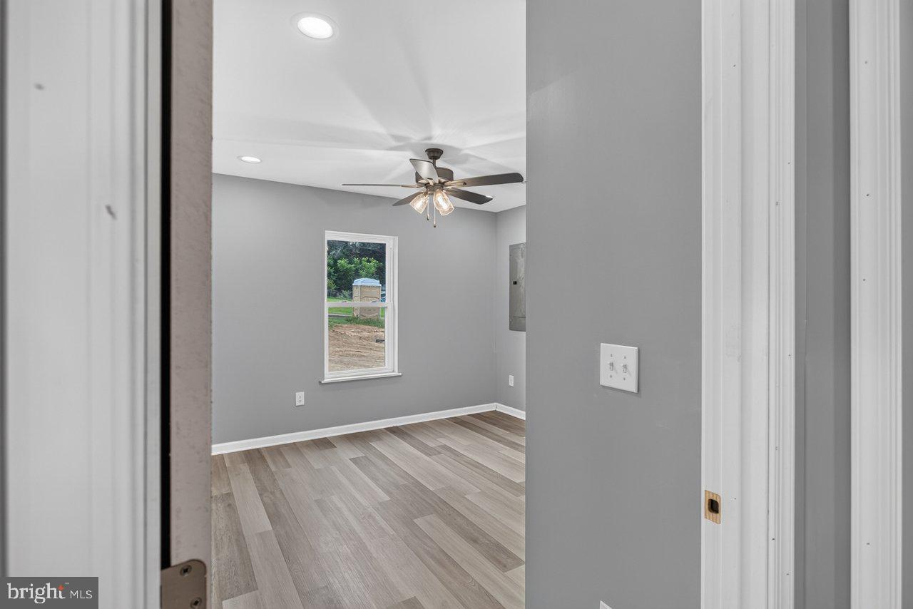 391 Trenton Ave. Property Photo 18