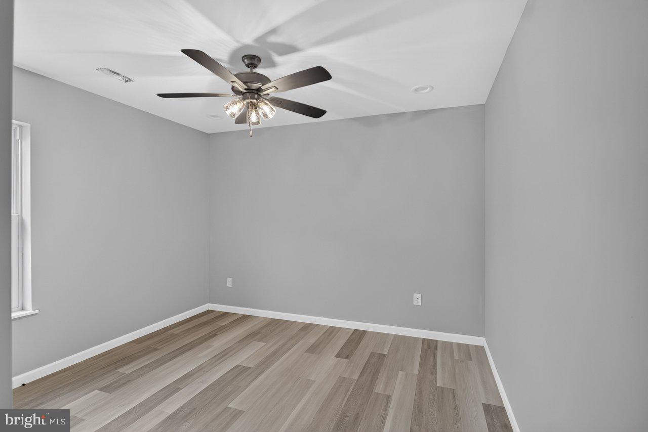 391 Trenton Ave. Property Photo 20