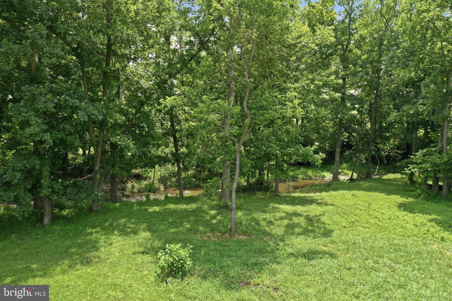 693 Almond Dr Property Photo 12